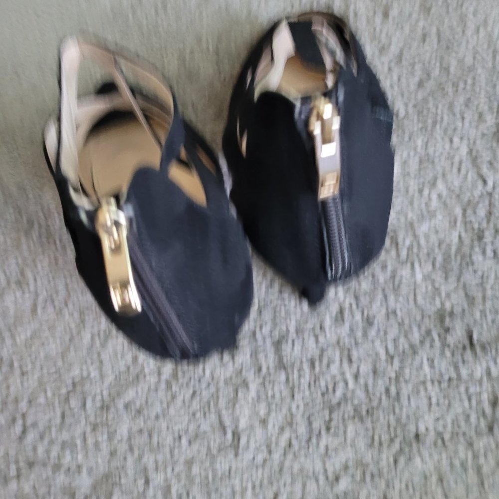 Shoes - Picture 5 of 8